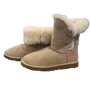UGG Women's Bailey Button Winter Boot Size 8 - Chestnut